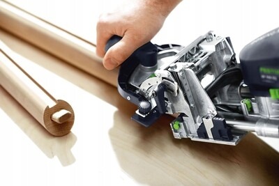 Montážna súprava Festool obsahuje 190 bukových spojok DOMINO 6 × 40 mm a komponenty MSV D8/25 na 25 rozoberateľných spojov stredových políc. Využijete ju pri výrobe nábytku systémom DF 500 a pri doskách hrubých 18 – 28 mm.