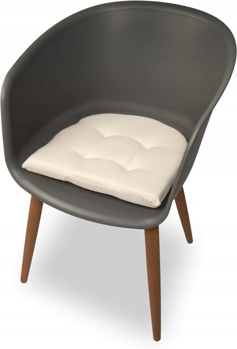 Sada štyroch krémových podsedákov SunnyPillow Oslo zmäkčí sedadlá v jedálni aj na krytej terase. Každý kus má podľa ponuky rozmery 40 × 40 × 5 cm s výrobnou toleranciou ±3 cm. Poťah z polyesteru má prešívaný vzhľad; vo vnútri je penová výplň doplnená vlák