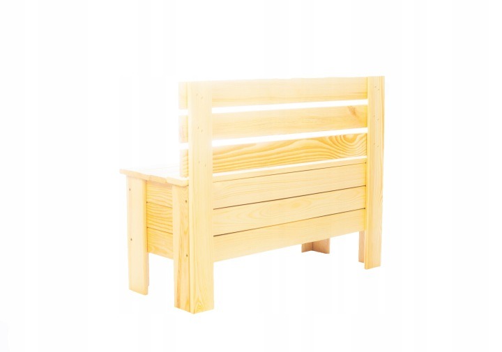 Stolmak S-101 – borovicová truhlica s operadlom 71 × 29 × 54 cm. Truhlica z masívnej borovice spája odkladanie vecí s lavicou a operadlom. Čiapky, hračky či menšie domáce doplnky môžete uložiť do jedného nábytku a pri obúvaní využiť sedenie. Prírodné drev