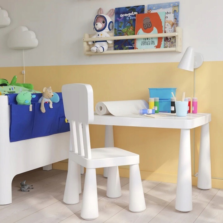 Biely plastový stolík pre deti IKEA MAMMUT do izby aj záhrady