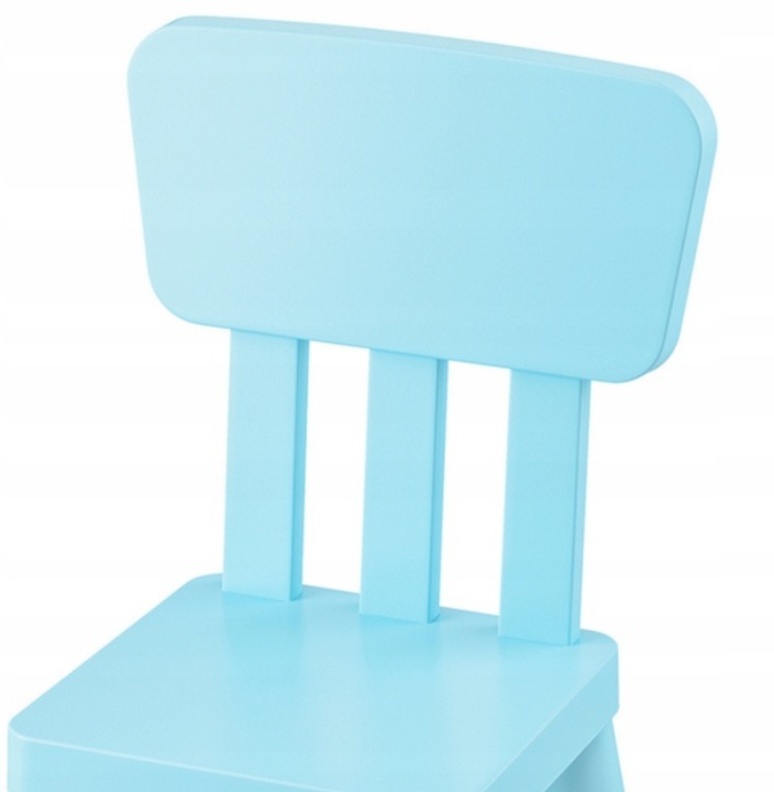 Svetlomodrá stolička IKEA MAMMUT do izby aj záhrady