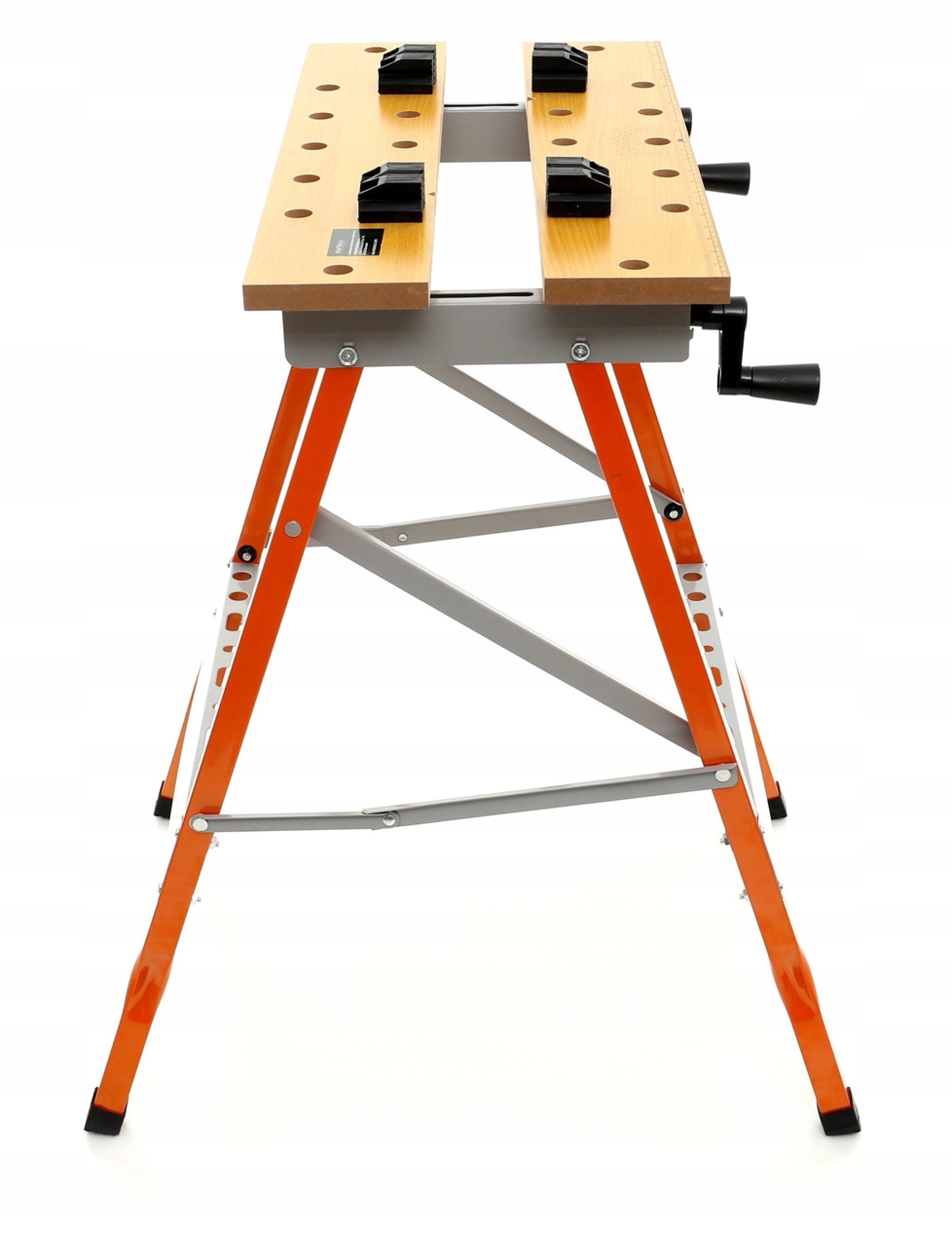 Skladací pracovný stôl Kraft&Dele KD516 s upínacou doskou. Kraft&Dele KD516 je skladací pracovný stôl s dvojdielnou doskou. Jeho uvedené rozmery sú 92 × 60 × 24 cm (výška × šírka × hĺbka) a hmotnosť balenia 4,5 kg.