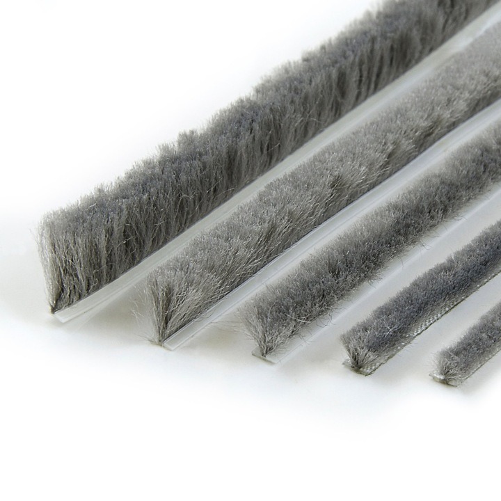 Samolepiaca kefová páska DQ-PP 6,9 × 22 mm, čierna, 5 m