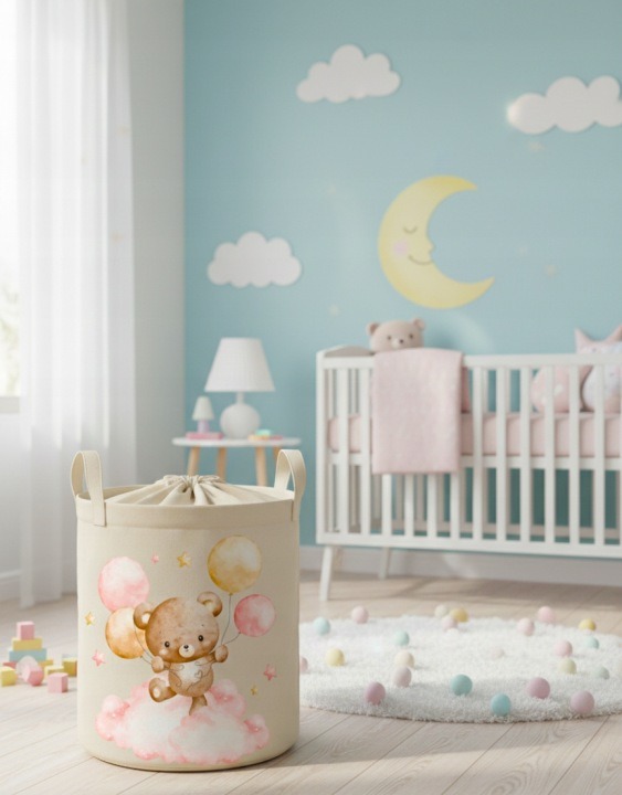 Dva ružové koše Babymam Cute Baby Girl po 43 l pomôžu rozdeliť hračky a bielizeň. Každý má približne 35 × 45 cm, sťahovací uzáver, dve uchá a skladaciu konštrukciu. Ponuka obsahuje dva kusy.