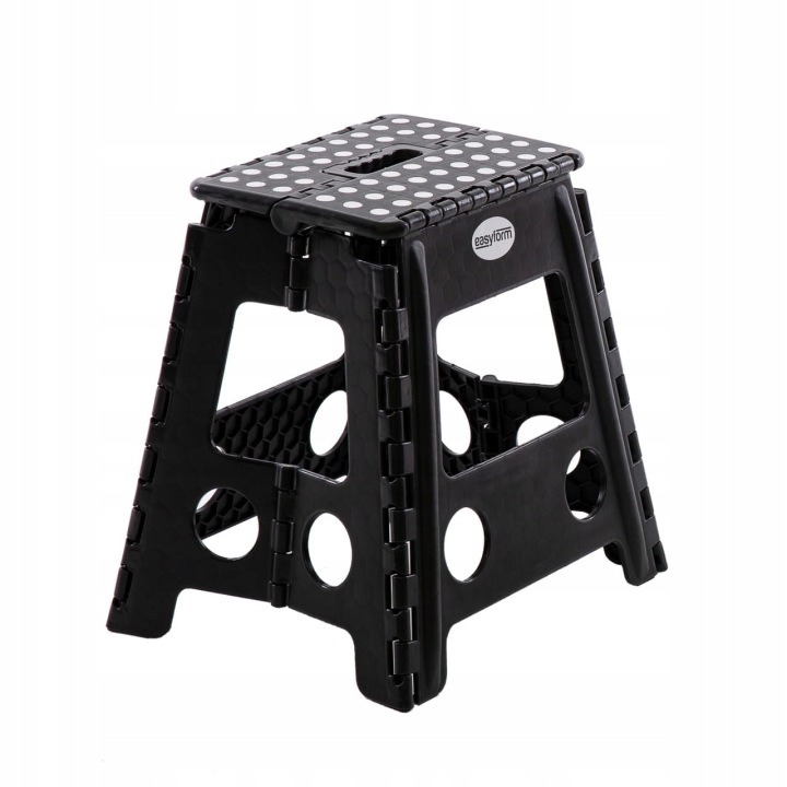 Čierna plastová stolička Easyform so stupienkom má výšku 39 cm a pôdorys 39 × 32 cm. Dodáva sa zmontovaná; pri hmotnosti s balením 1,5 kg sa ľahko prenáša medzi kuchyňou, šatníkom a kúpeľňou.