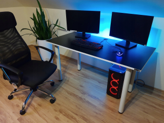 Herný stôl - RGB LED Gaming Desk 138x68