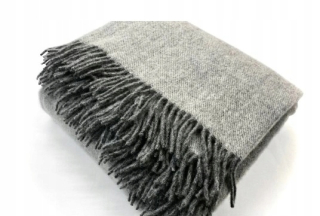 Prikrývka, prehozy na posteľ - Vlnená prikrývka 160x200 sivé silné strapce