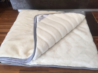 Prikrývka na spanie - Alpina Alpina Wool Quilt + Cashmere Stripes 180