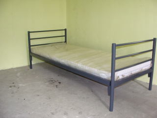 Posteľ do spálne - Single Metal Bed 90 x 200