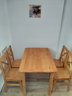 Kuchynský stôl - Masívny stôl 110x70 Kuchynský stôl Farba