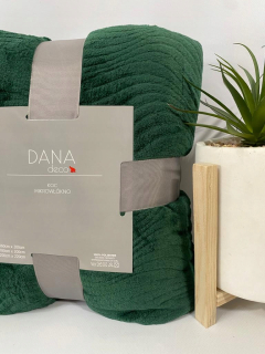 Prikrývka, prehozy na posteľ - Mäkká prikrývka Dana 200x200 Zelená vlna fľaše