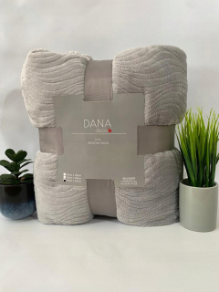 Prikrývka, prehozy na posteľ - Mäkká prikrývka Dana 200x200 svetlošedá vlna