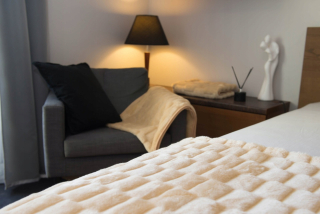 Prikrývka, prehozy na posteľ - Posteľná posteľná biela biela 200 cmx150cm (340)