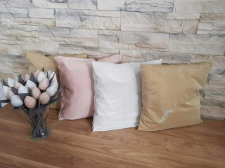 Obliečka na vankúš - Štvorcový dekoratívny vankúš.