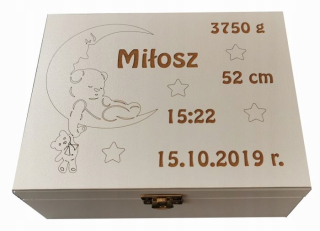 Pamäťový box vyrytý záznam k narodeninám